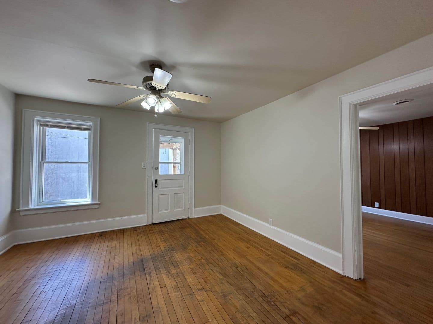 Manitowoc Apartment: 815 Jay St