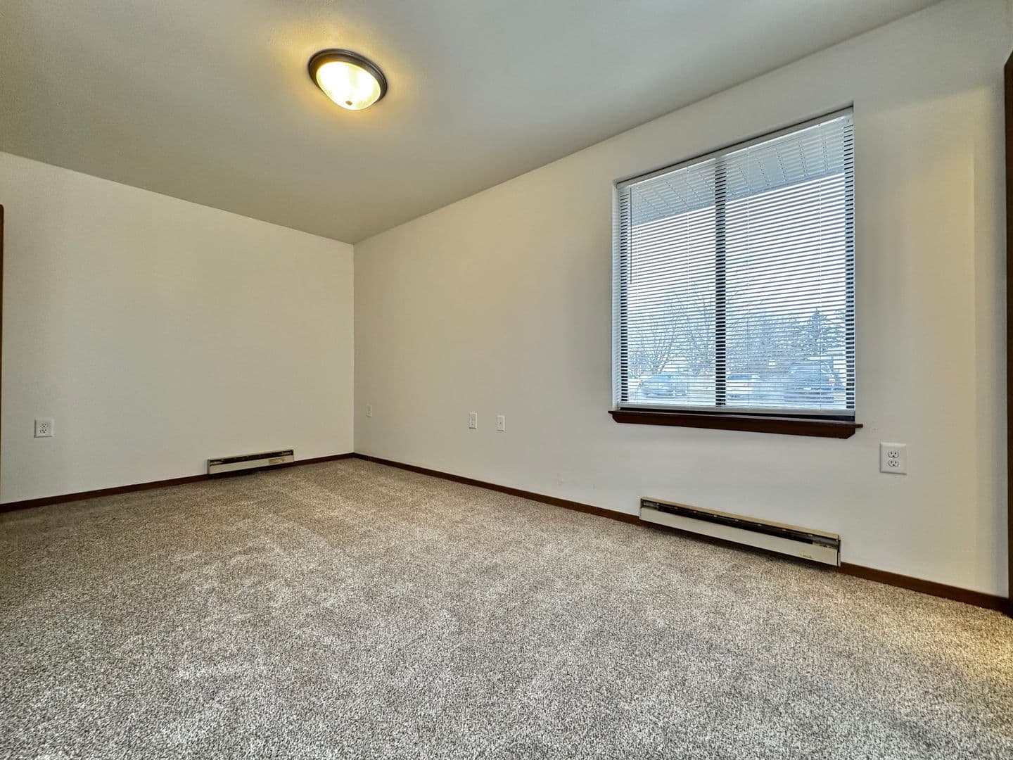 Hilbert Apartment: 135 S 3rd St.
