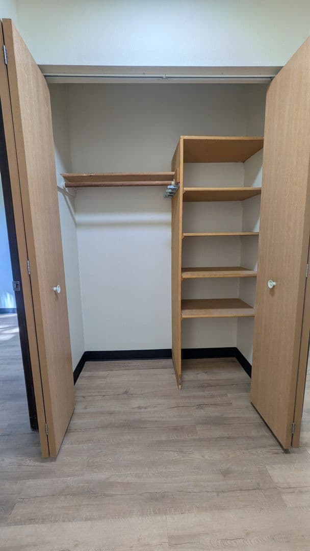 Stockbridge Apartment: 228 Enterprise St.