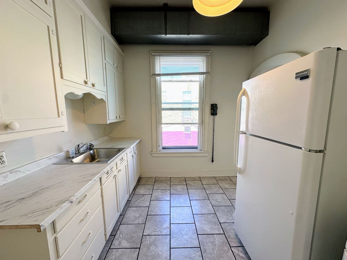 Manitowoc Apartment: 815 Jay St