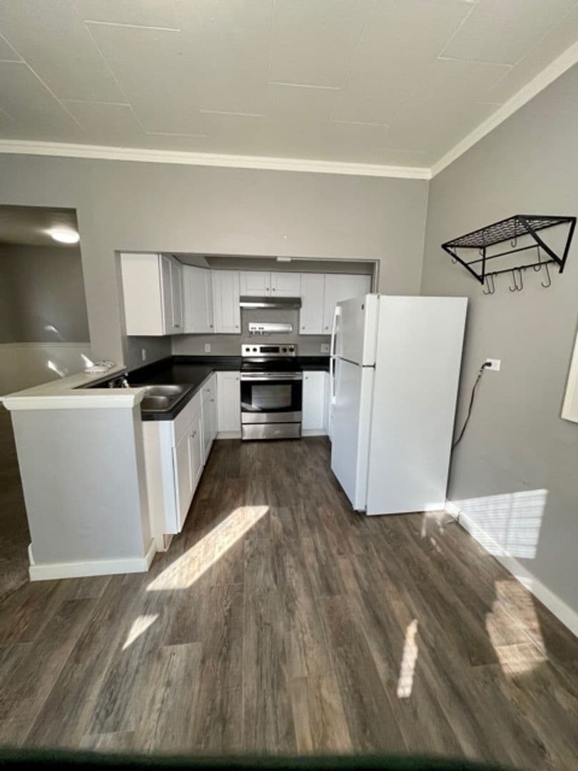 Green Bay Apartment: 814 Cherry Street