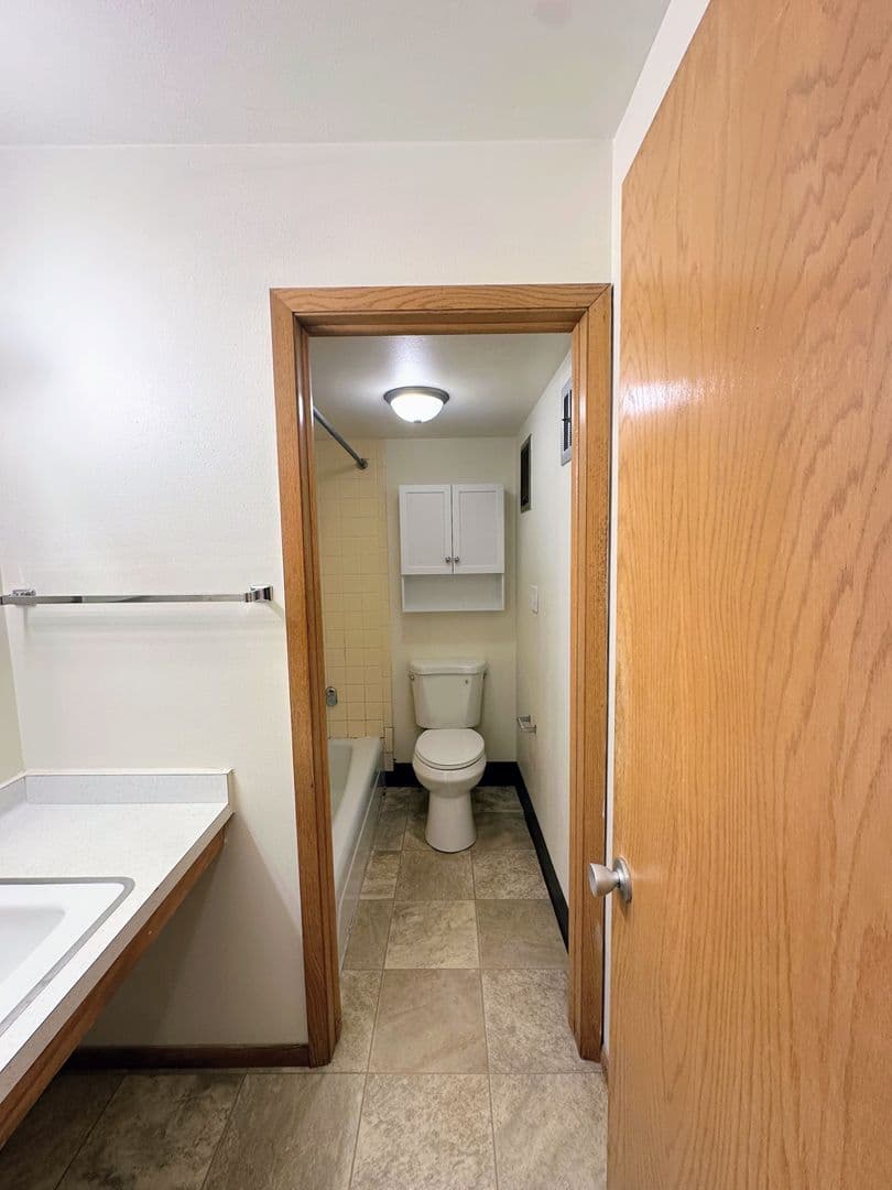 DePere Apartment: 600 James St.