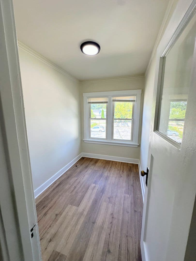 Manitowoc Apartment: 812 State Street