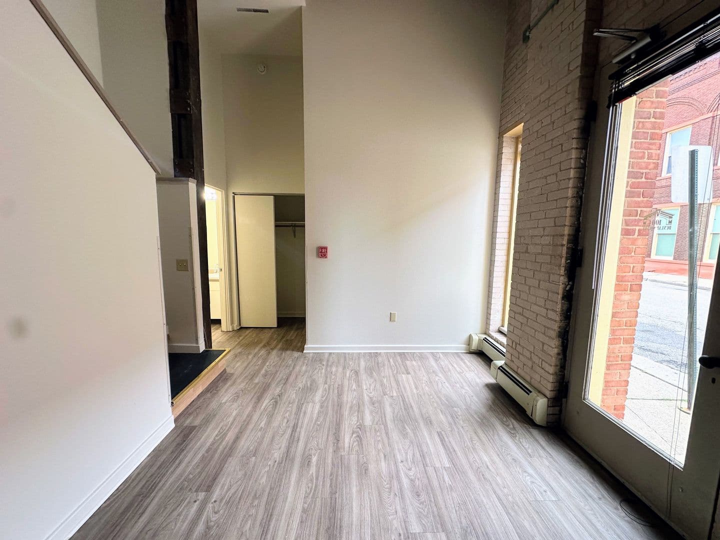 Marinette Apartment: 1701 Dunlap Ave