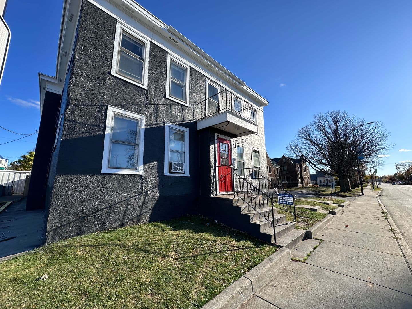 Green Bay Apartment: 113 S Monroe Ave