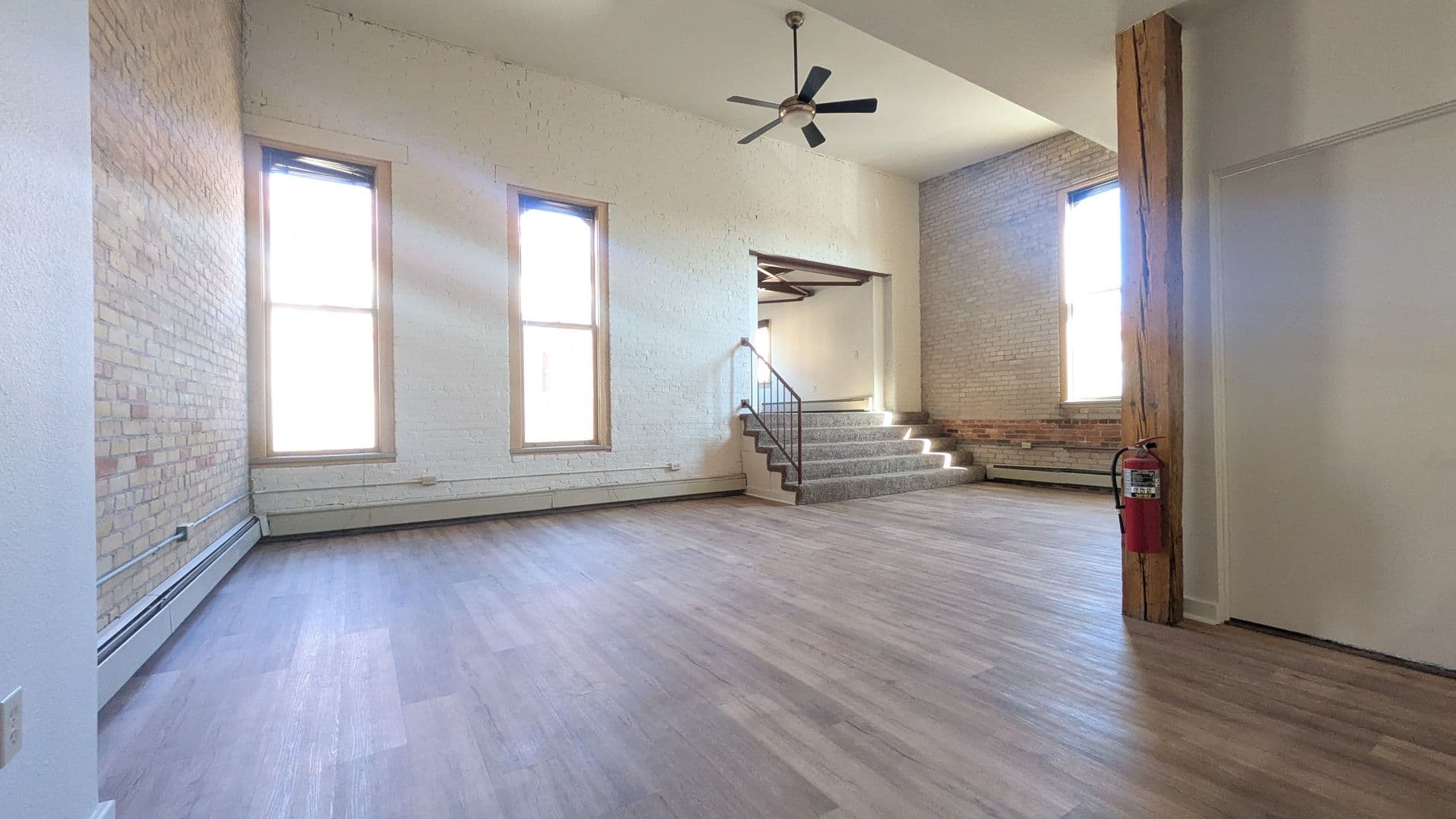 Marinette Apartment: 1701 Dunlap Ave