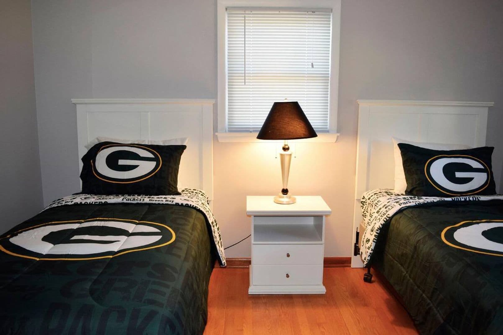 Green Bay Apartment: 2234 S Oneida St
