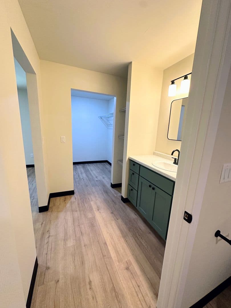 De Pere Apartment: 1201-1203 Atrium Ct