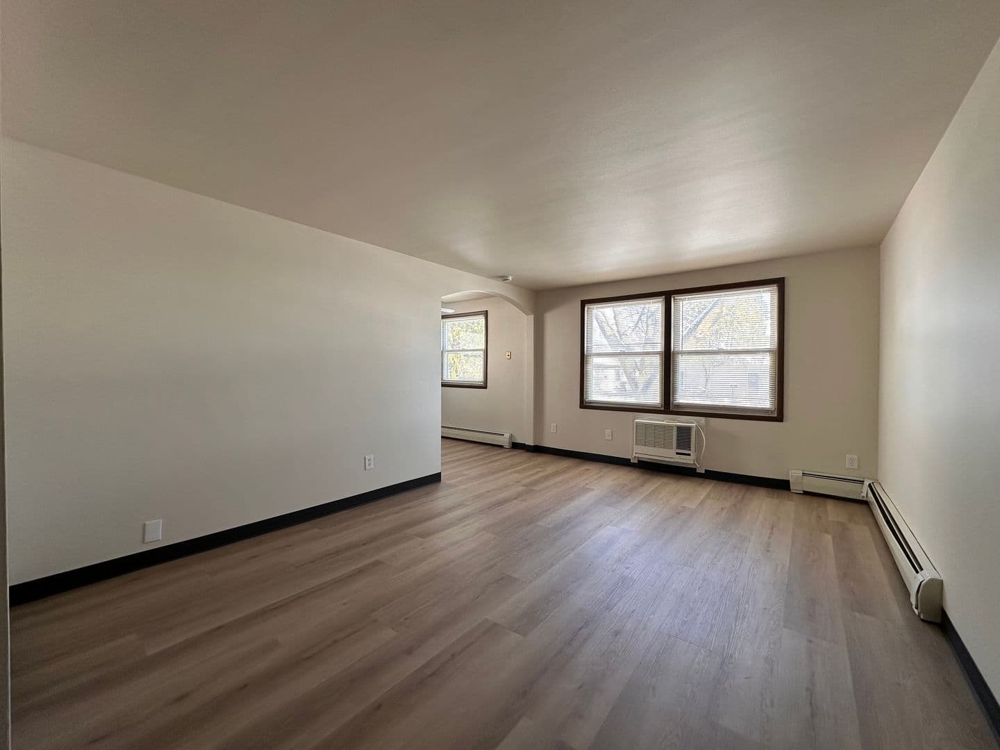 De Pere Apartment: 207 Fort Howard Ave.