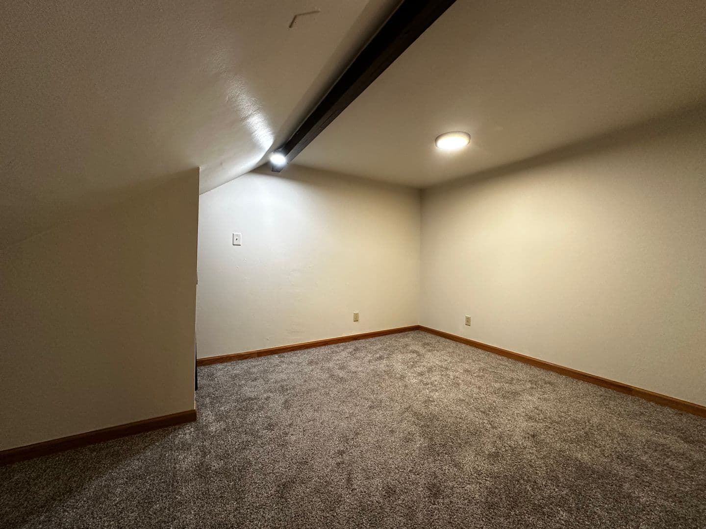 Green Bay Apartment: 822 Pine Street