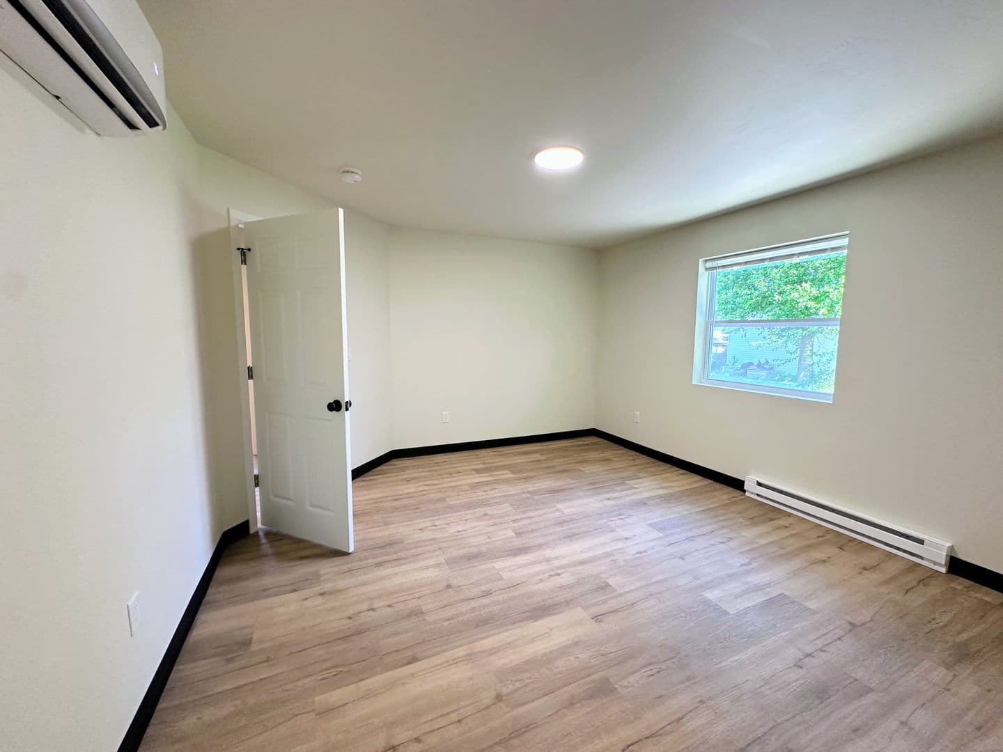 De Pere Apartment: 1201-1203 Atrium Ct