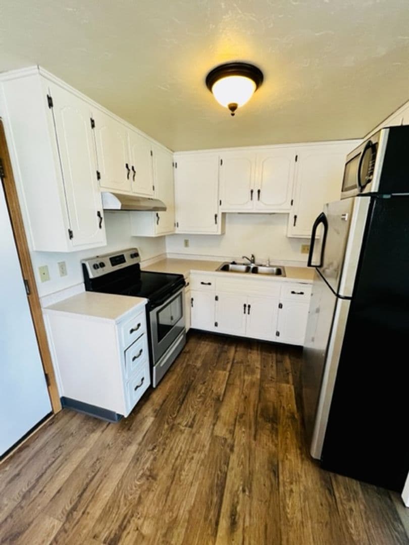 De Pere Apartment: 1180 Scheuring Rd