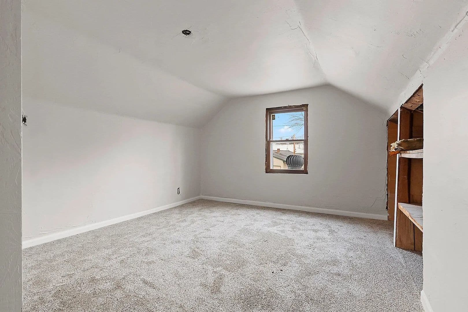Pound House: 2020 County Rd Q
