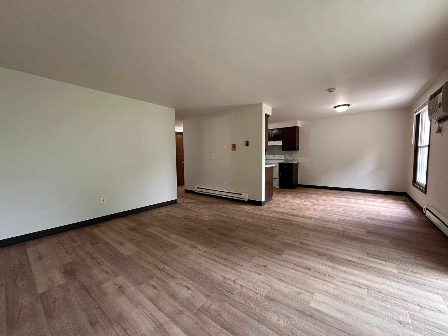 Green Bay Apartment: 2261 Imperial Ln