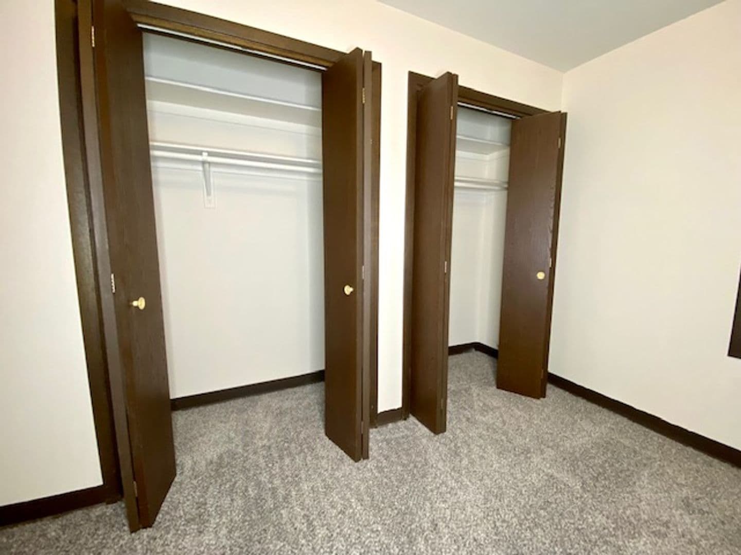 Marion Apartment: 101 Riverview Dr
