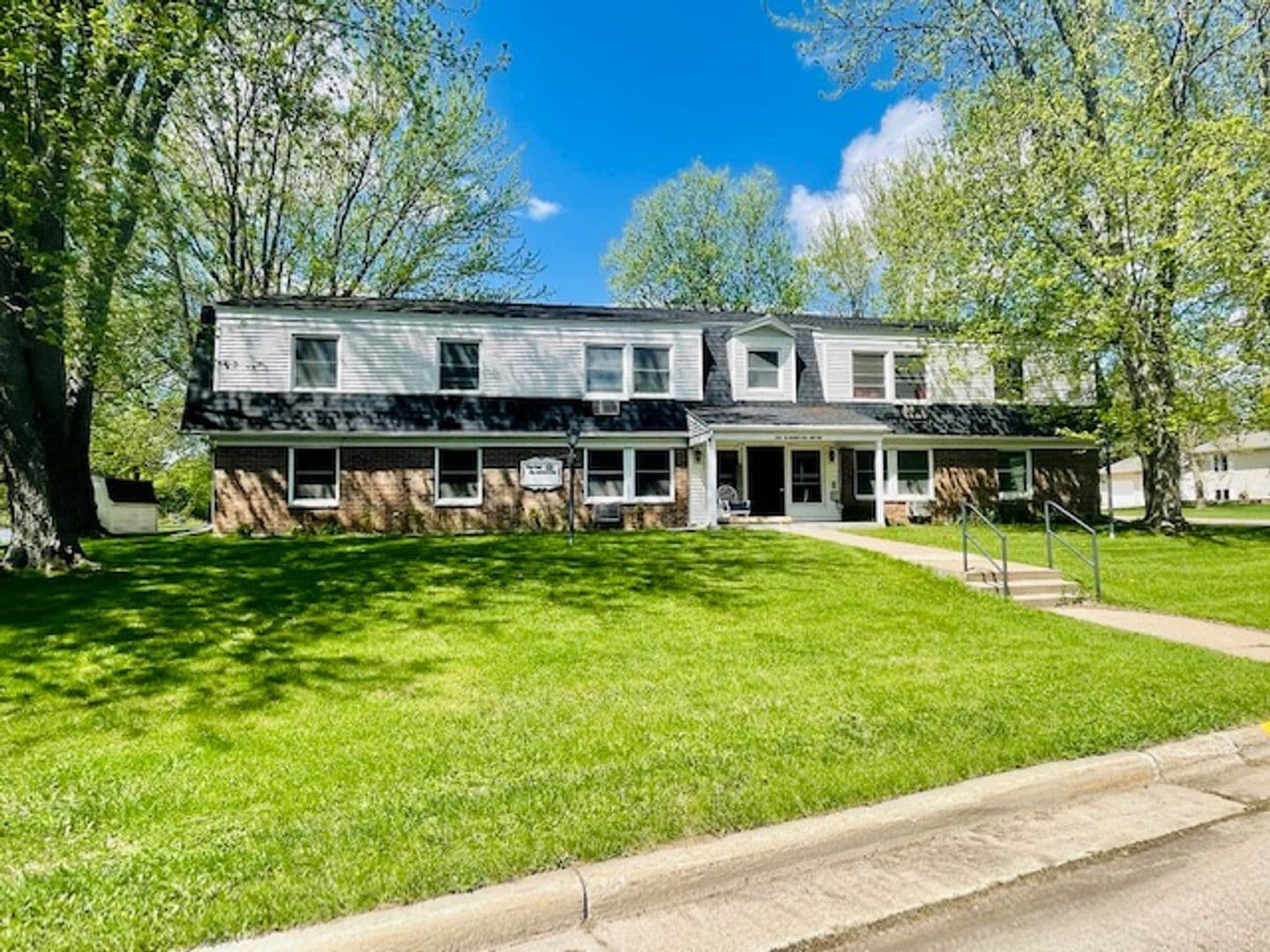 Marion Apartment: 101 Riverview Dr