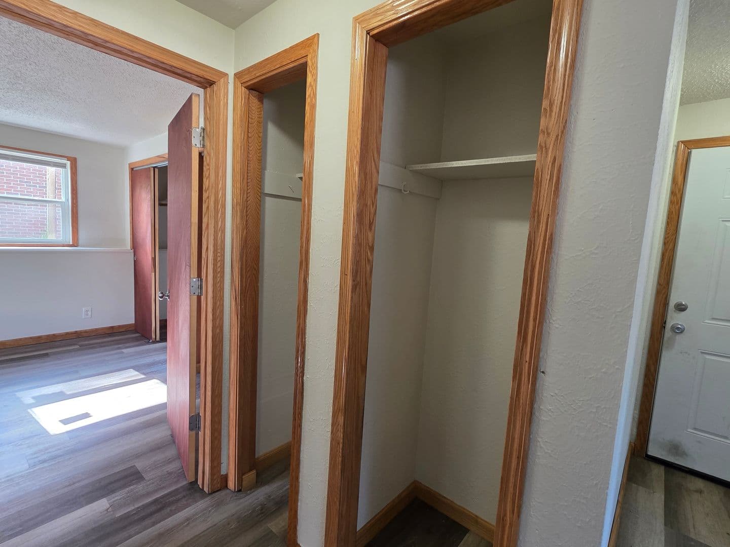 Green Bay Apartment: 2096 Imperial Ln