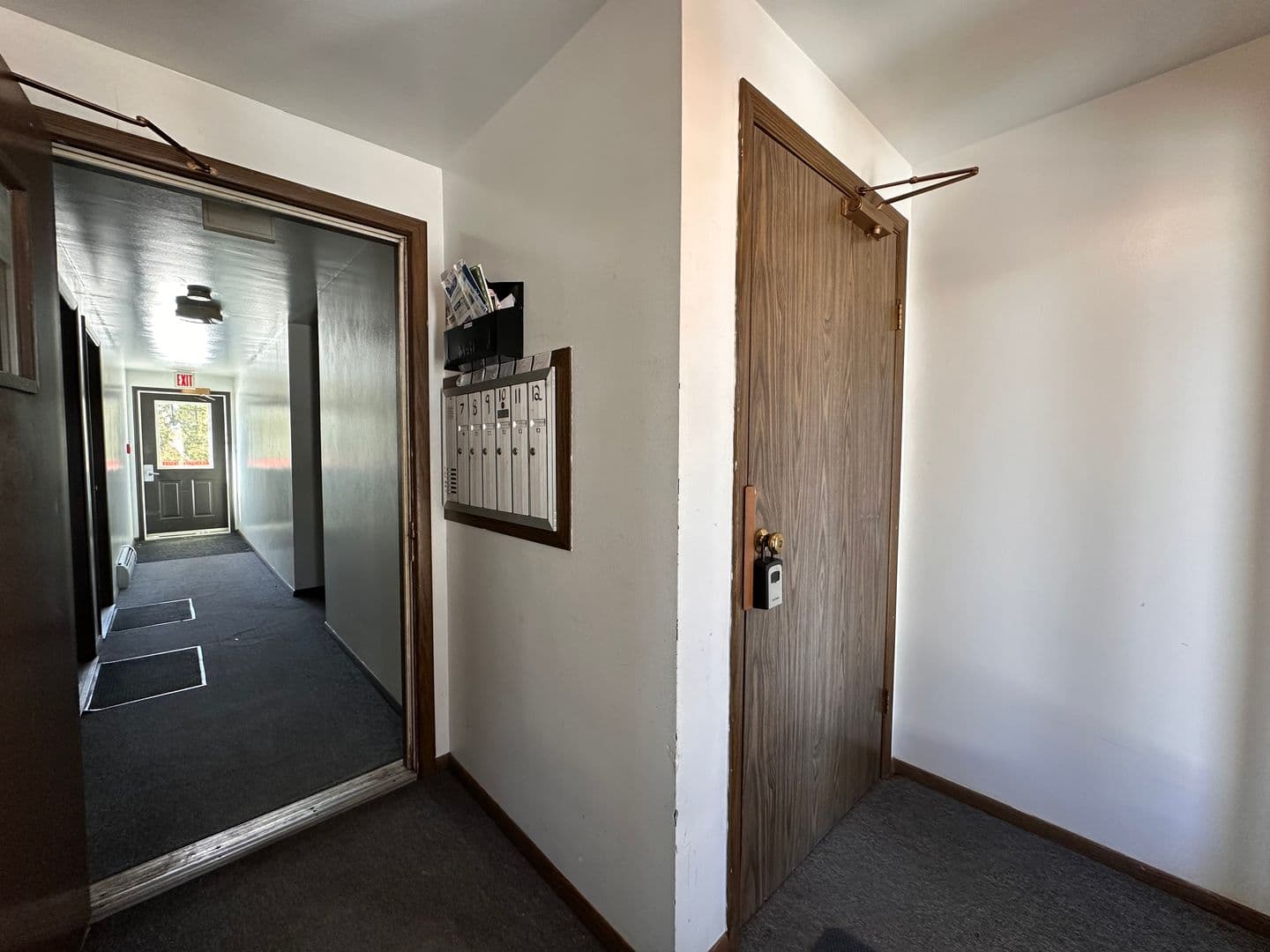 De Pere Apartment: 207 Fort Howard Ave.