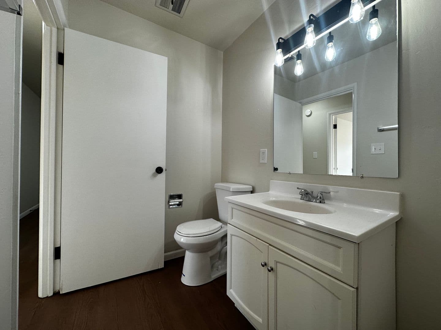 Green Bay Apartment: 125 Bader St
