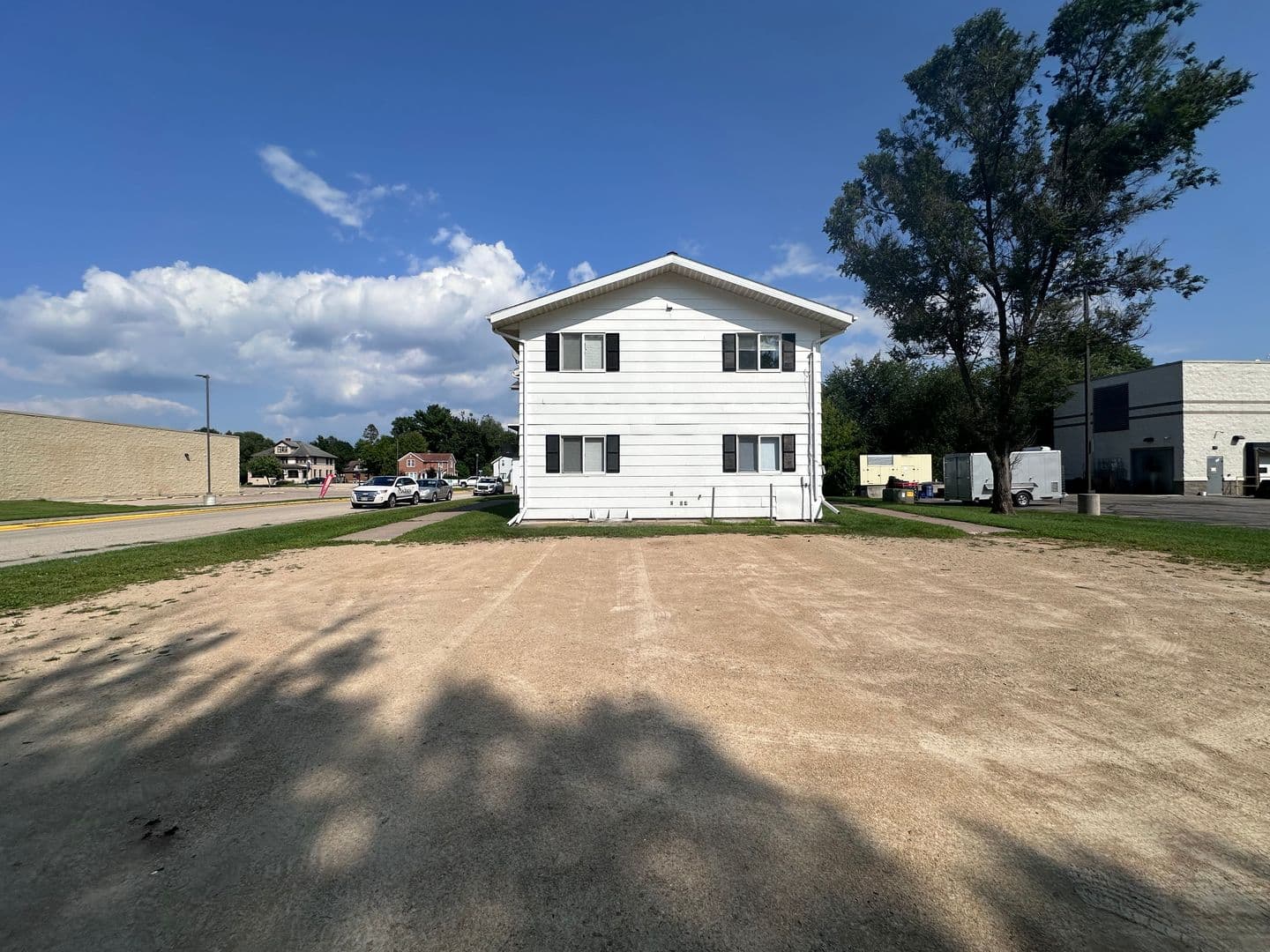 Shawano Apartment: 118 W Prairie St
