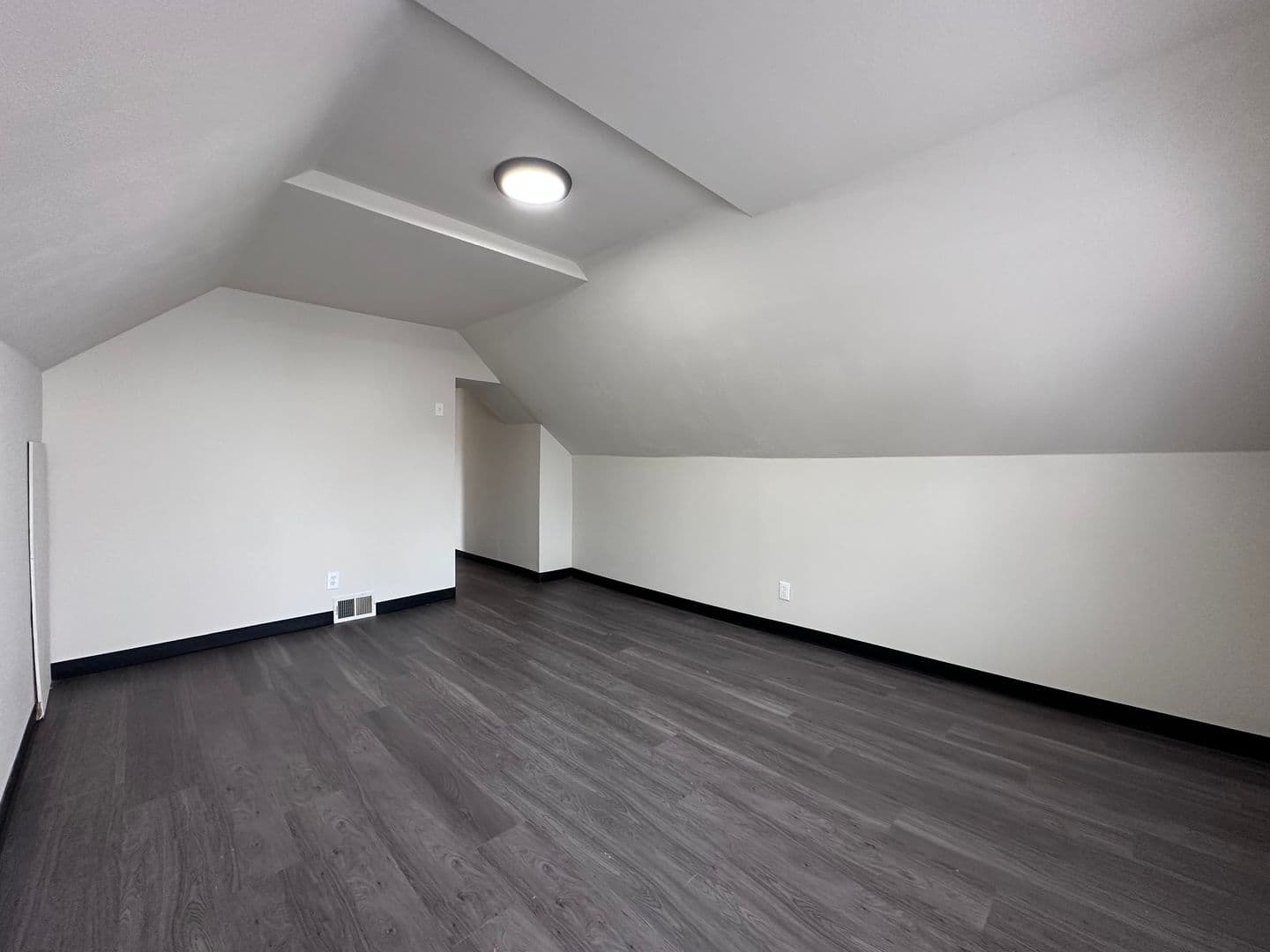 Neenah Multiplex: 640 Oak St