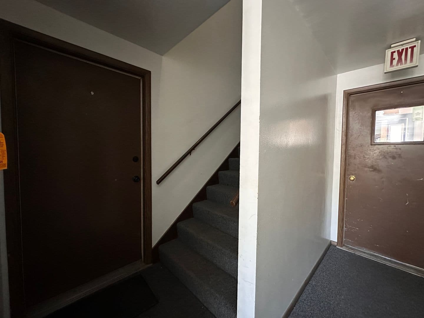 De Pere Apartment: 207 Fort Howard Ave.