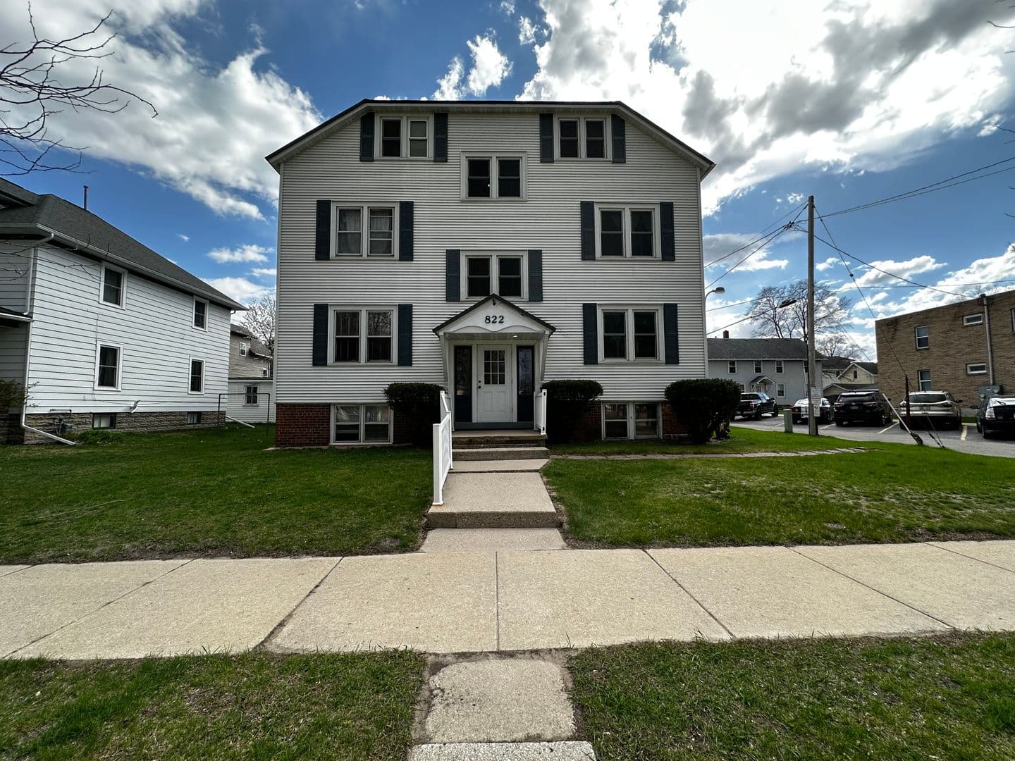 Green Bay Apartment: 822 Pine Street