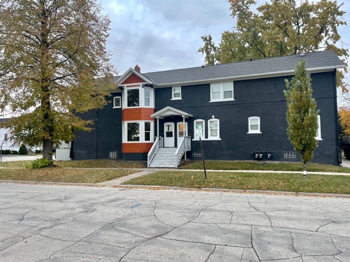 Green Bay Apartment: 700 Pine St.