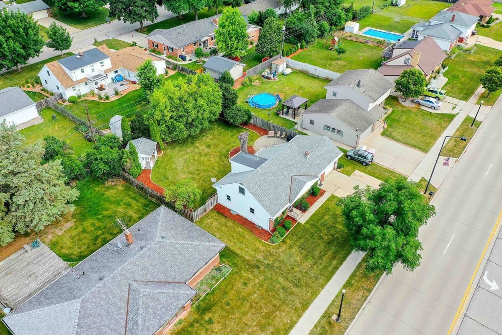 Green Bay Apartment: 2234 S Oneida St
