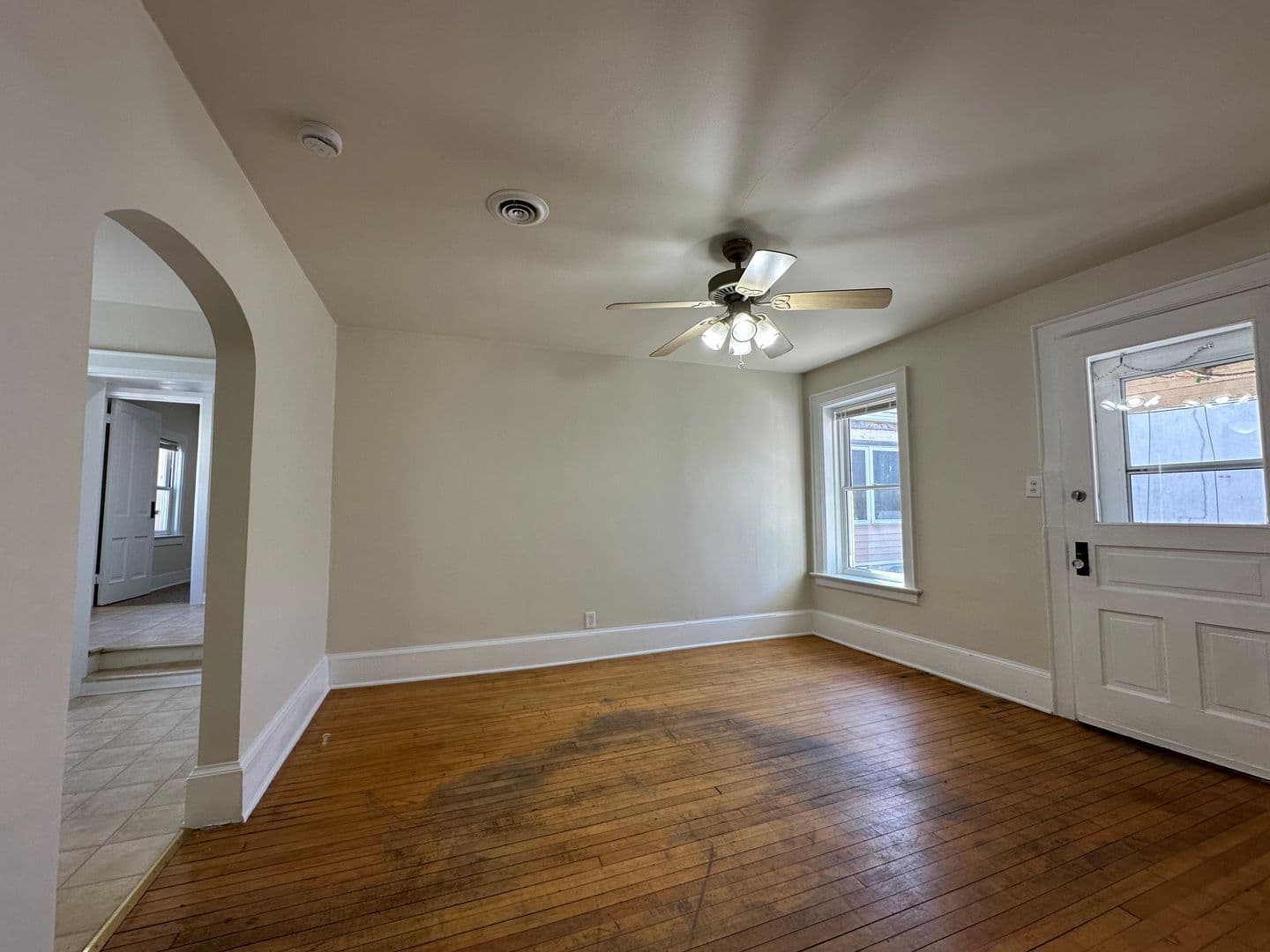 Manitowoc Apartment: 815 Jay St