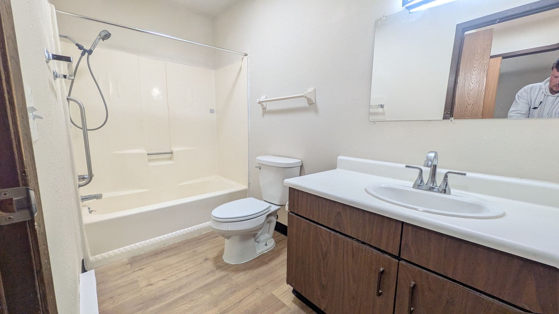 Stockbridge Apartment: 228 Enterprise St.