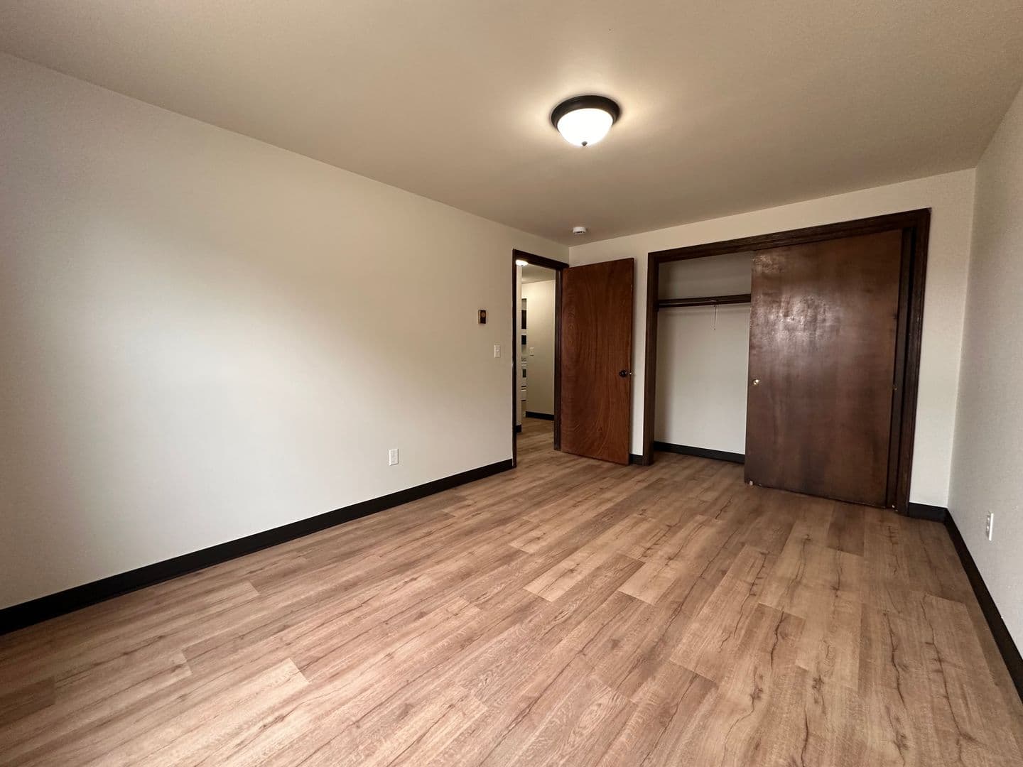 Green Bay Apartment: 2261 Imperial Ln