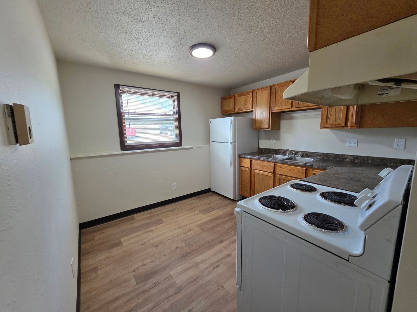 Green Bay Apartment: 2096 Imperial Ln
