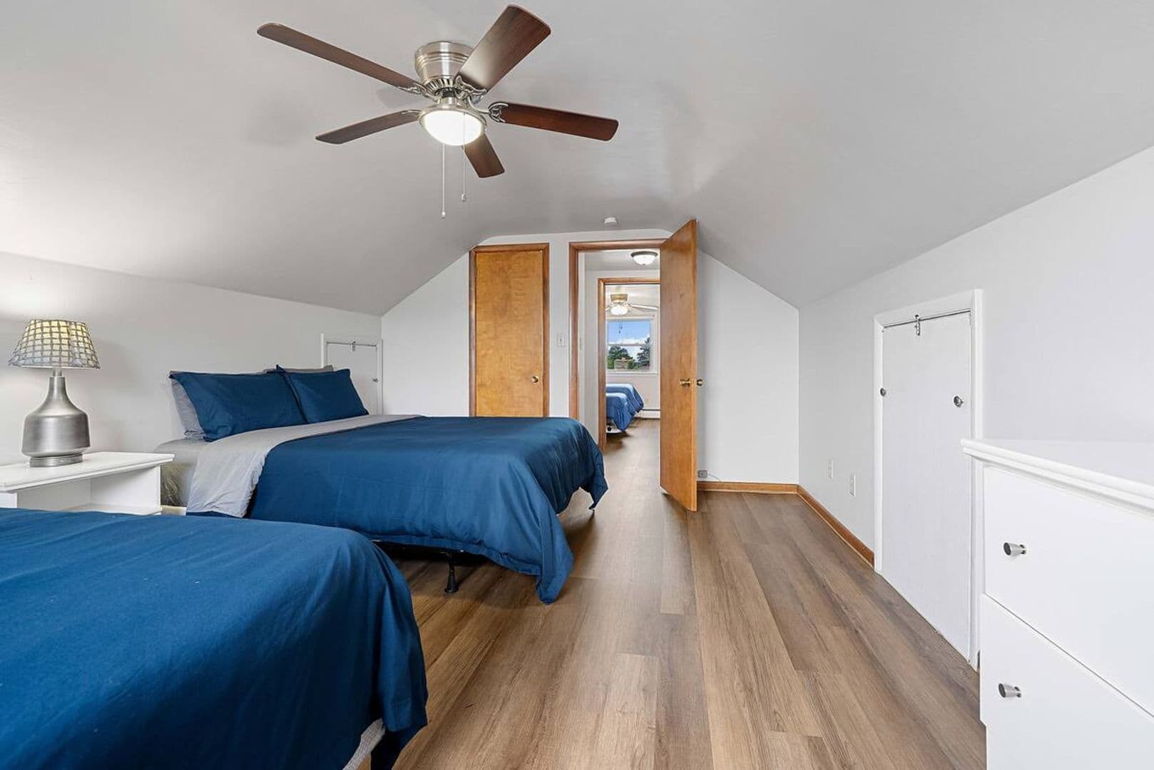 Green Bay Apartment: 2234 S Oneida St