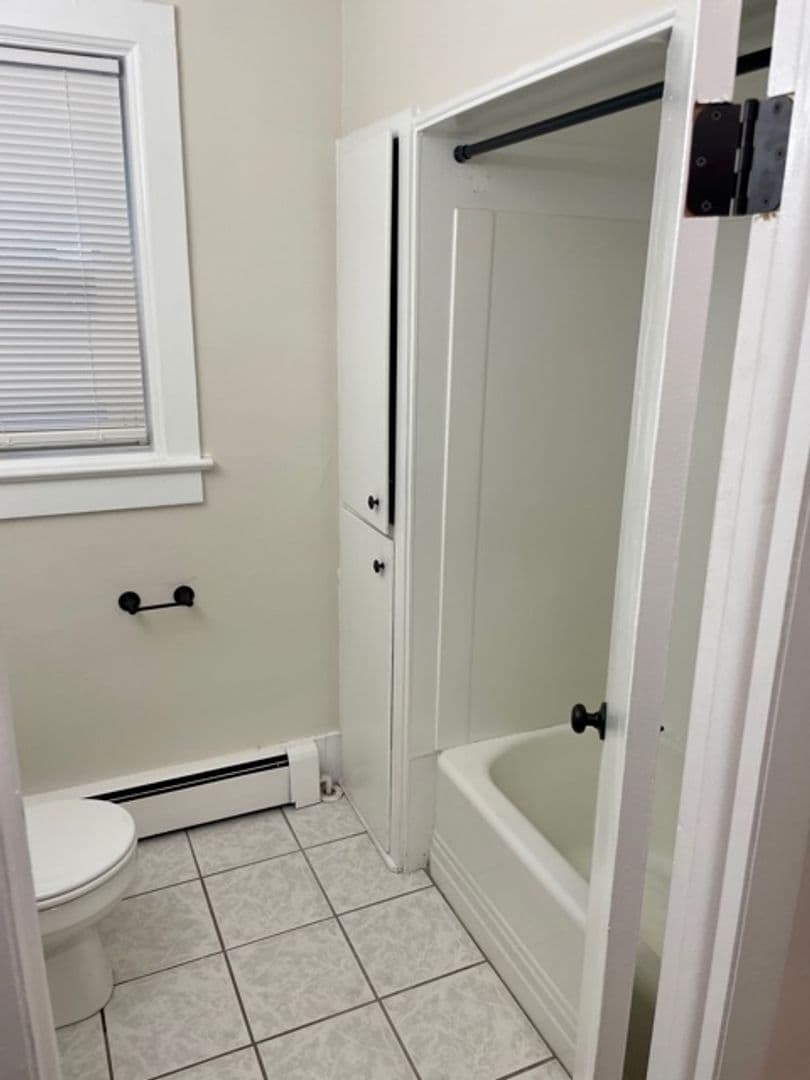 Green Bay Apartment: 700 Pine St.