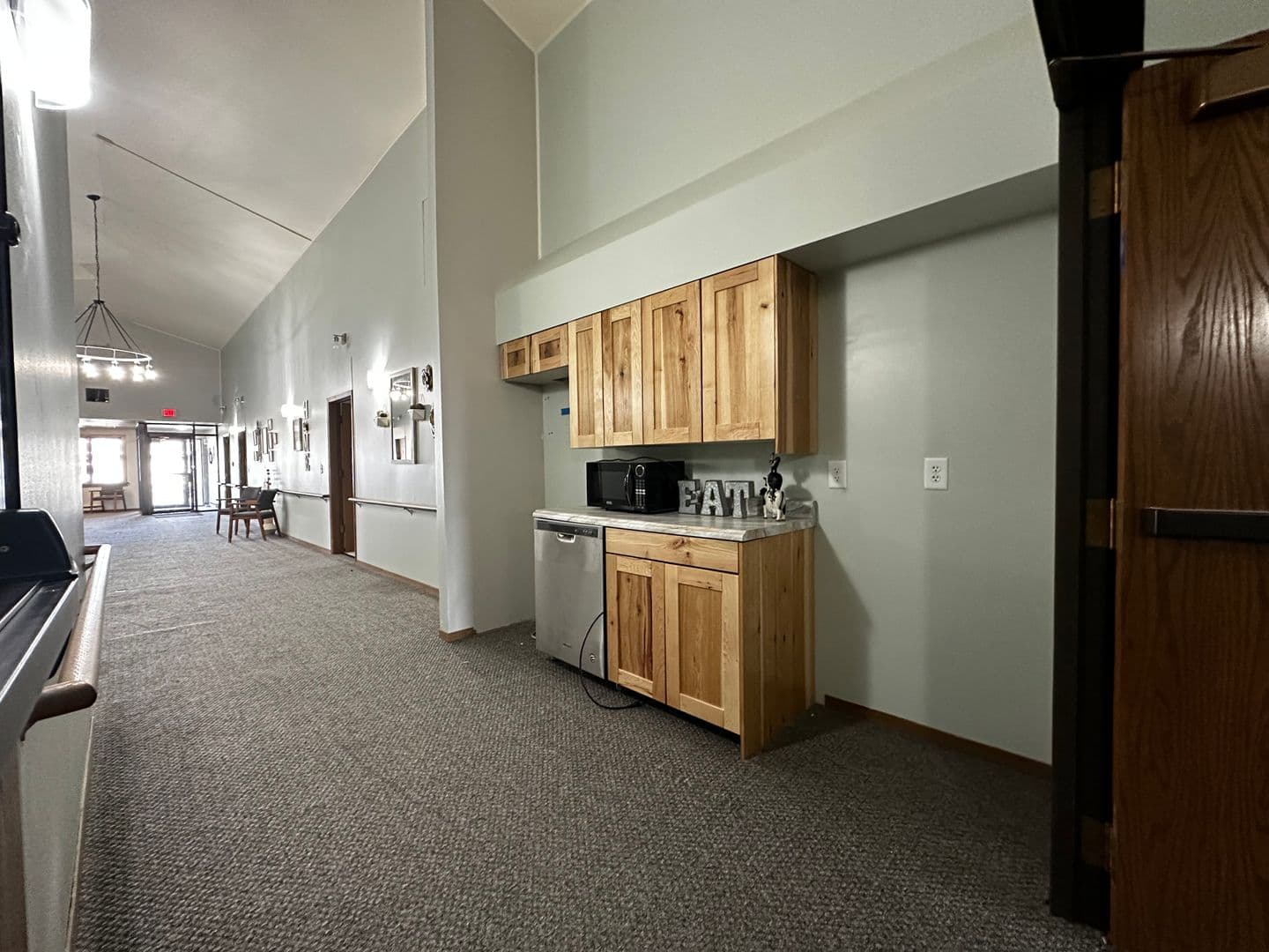 Hilbert Apartment: 135 S 3rd St.