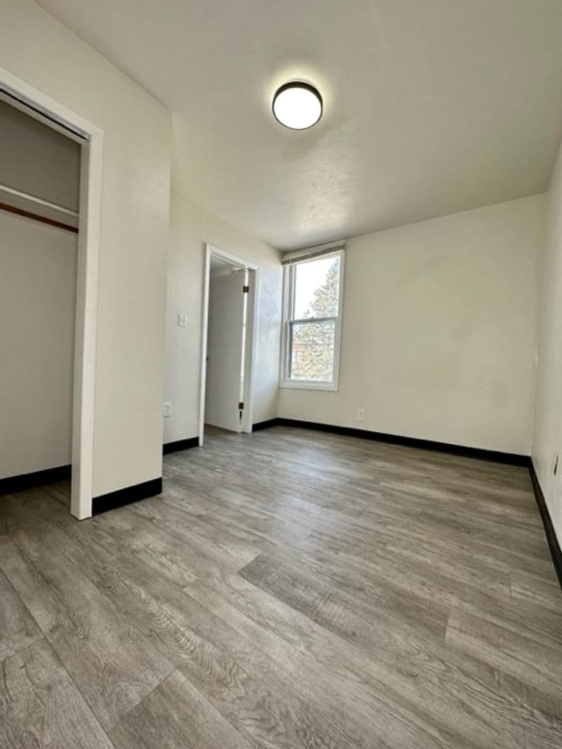 Denmark Apartment: 211 Green Bay Rd