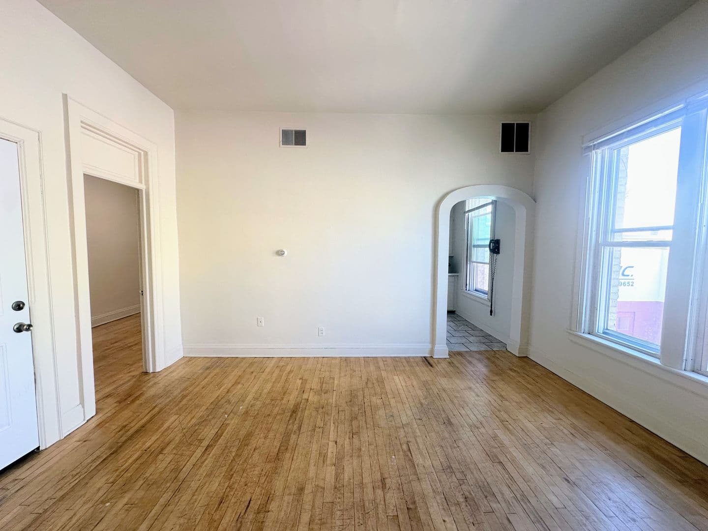 Manitowoc Apartment: 815 Jay St