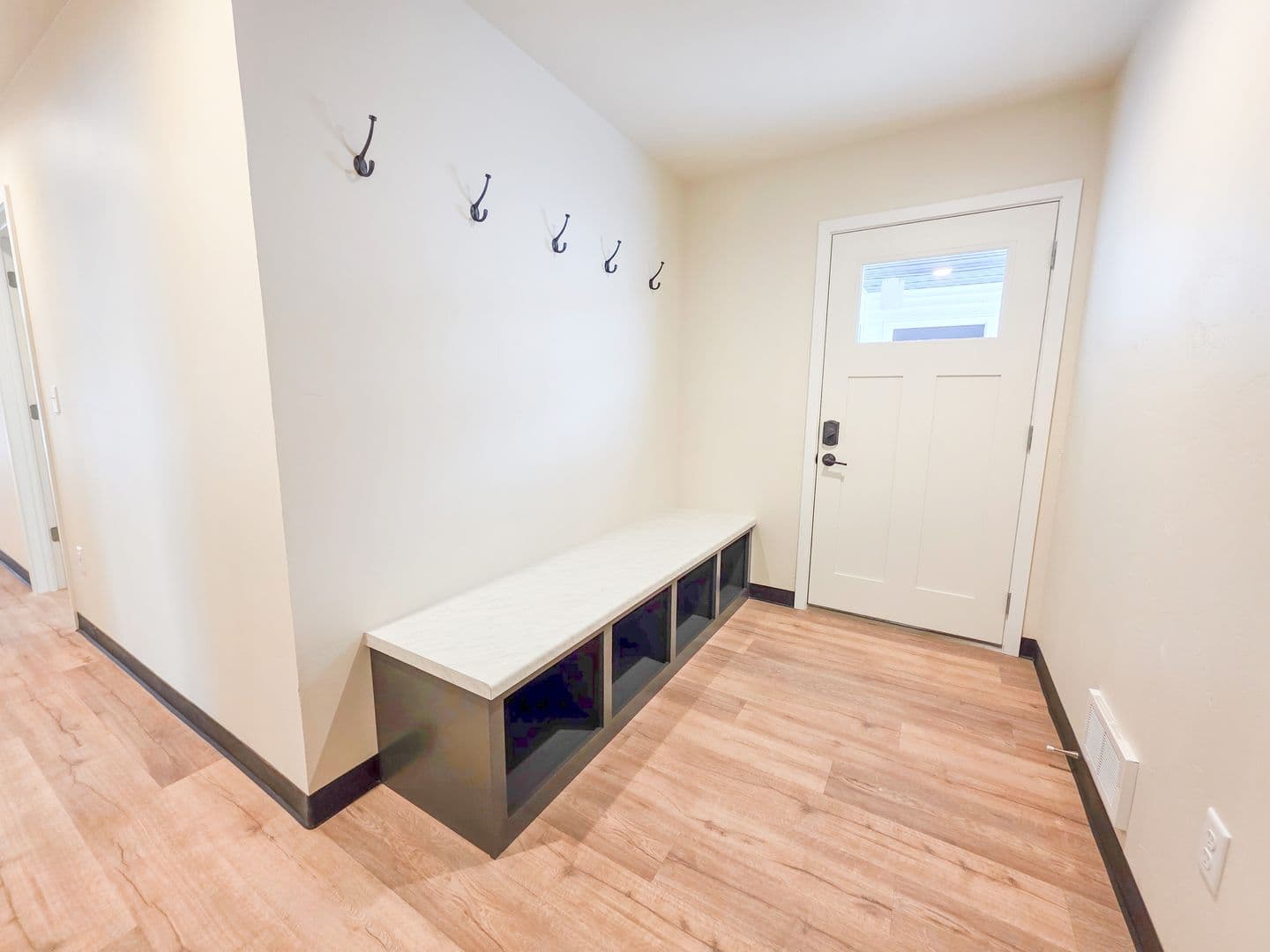 Green Bay Apartment: 1677-1679 Amy Street