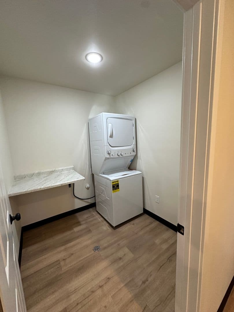 De Pere Apartment: 1201-1203 Atrium Ct