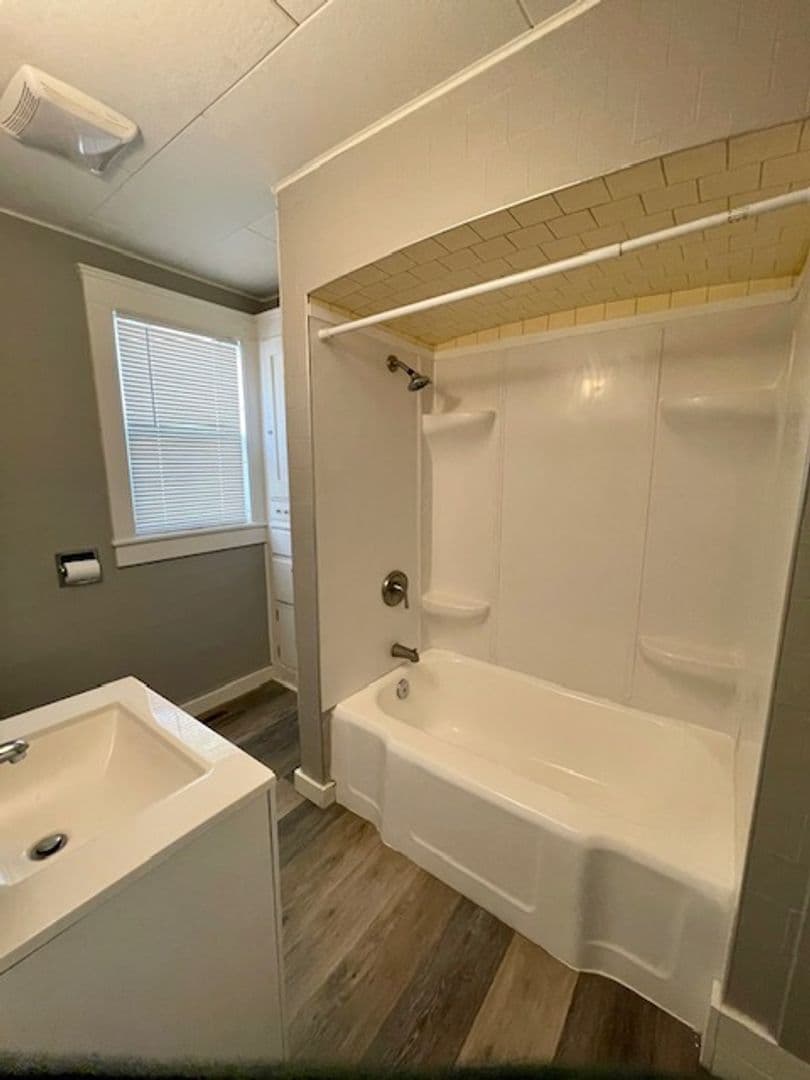 Green Bay Apartment: 814 Cherry Street