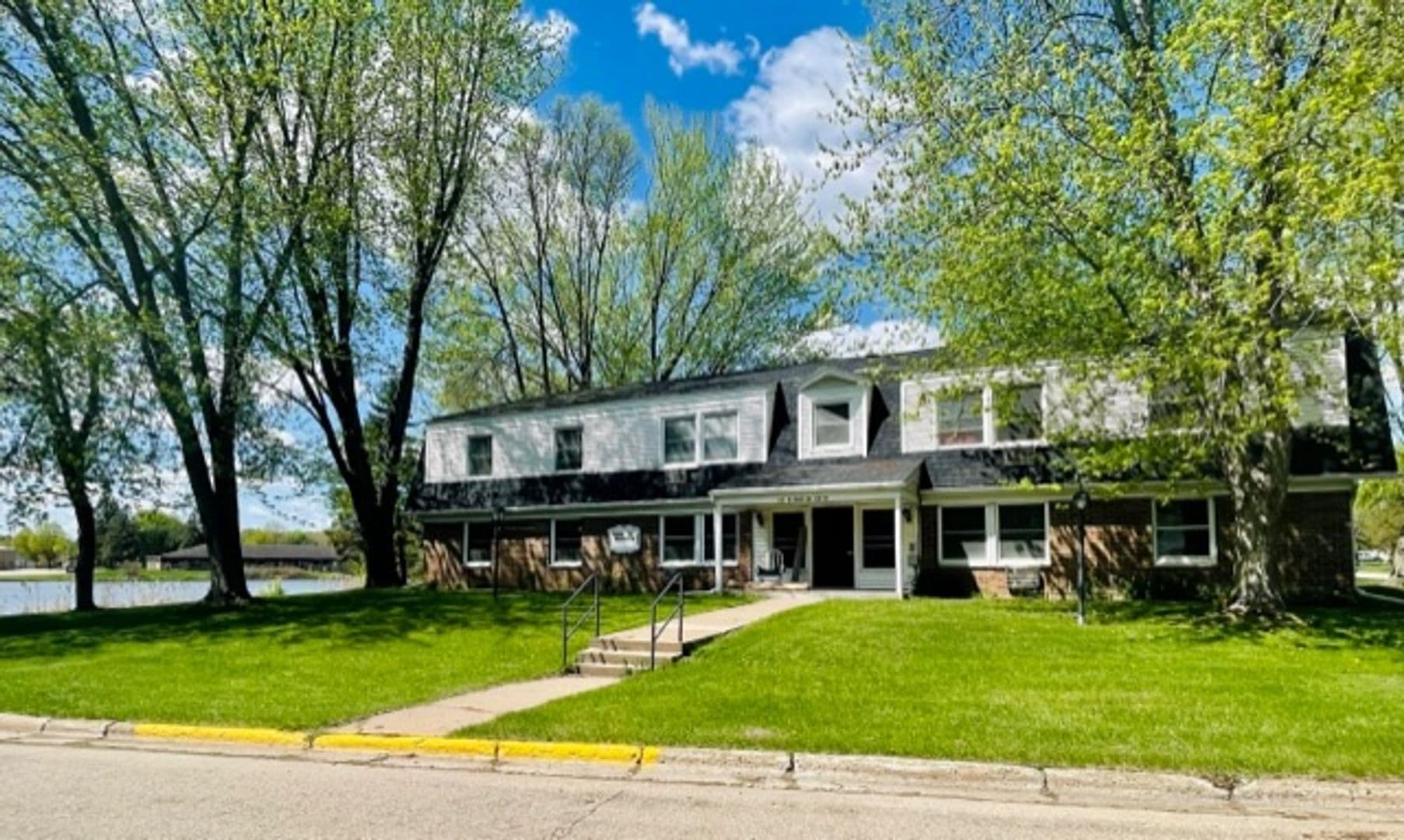 Marion Apartment: 101 Riverview Dr