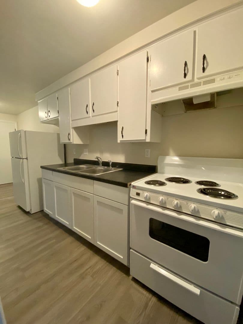 Green Bay Apartment: 1260 Doblon Street
