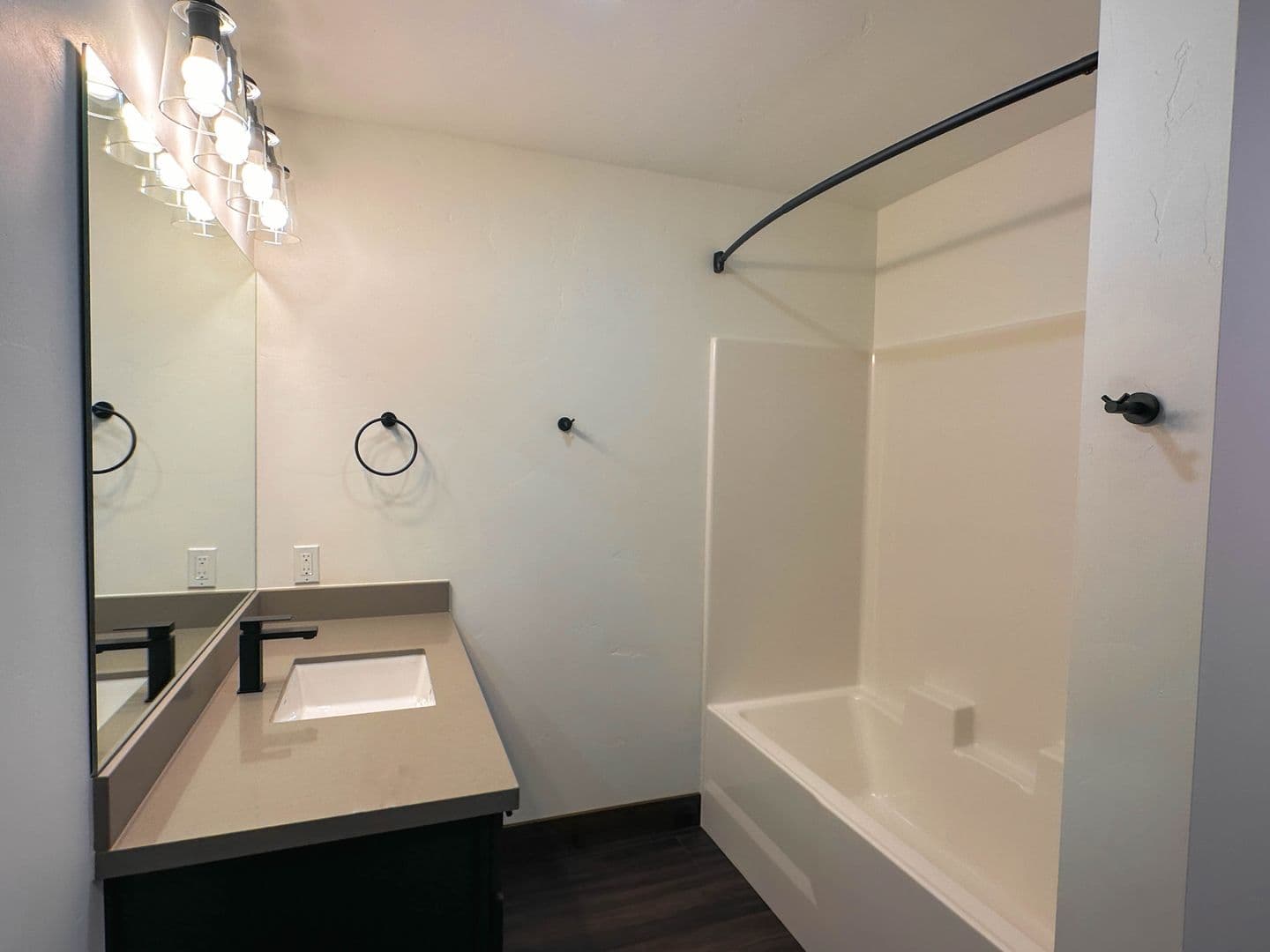 Kalispell Apartment: 501 West Center St