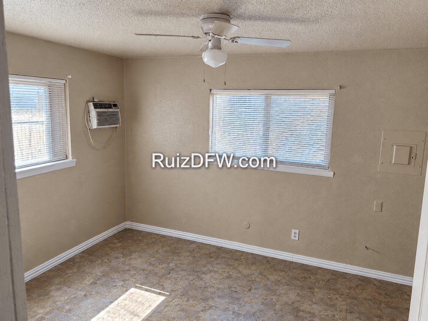 Fort Worth Apartment: 2808 - 10 Stuart Dr