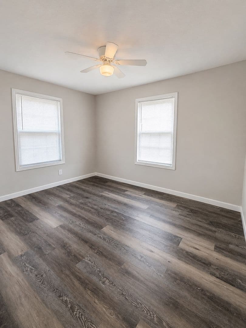 Fort Worth House: 2801 S Burchill Rd
