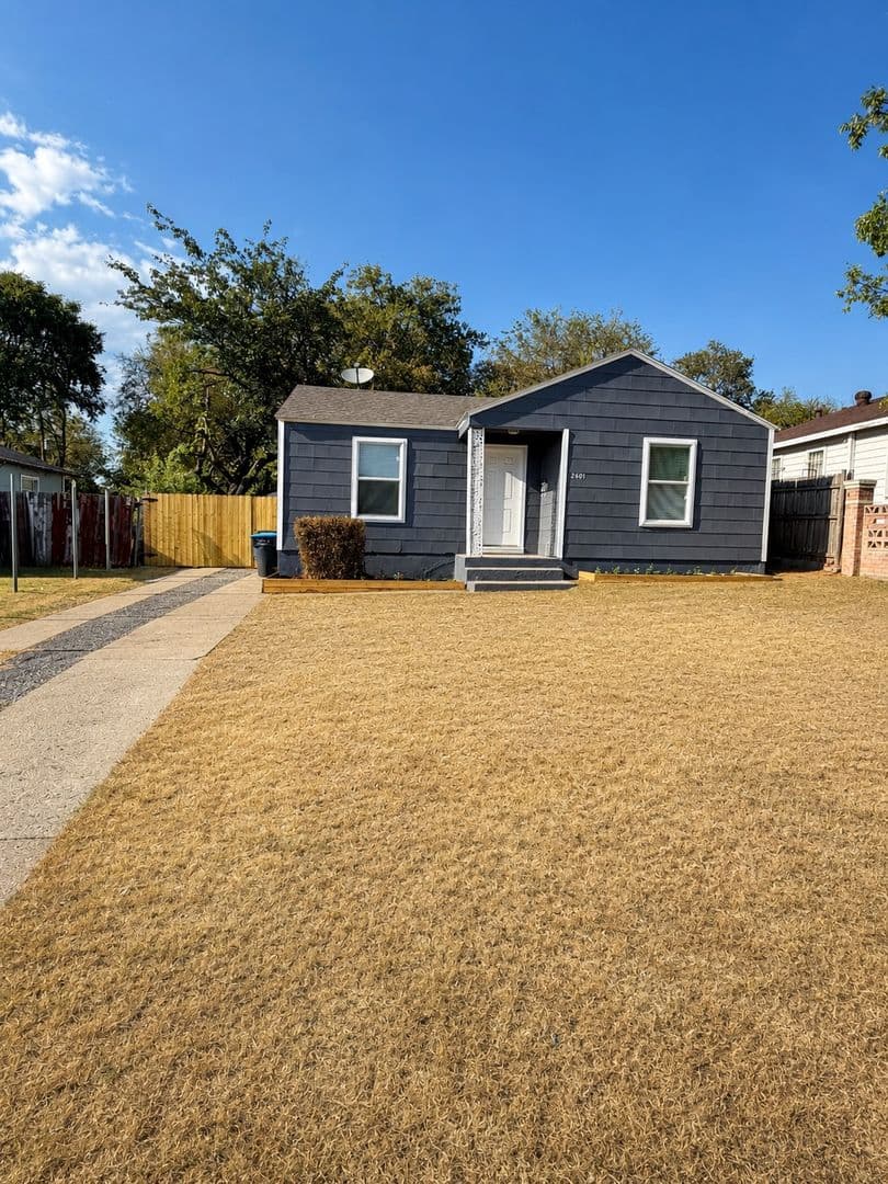 Fort Worth House: 2801 S Burchill Rd