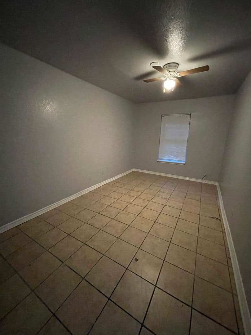 Fort Worth Apartment: 1516 E Hattie St