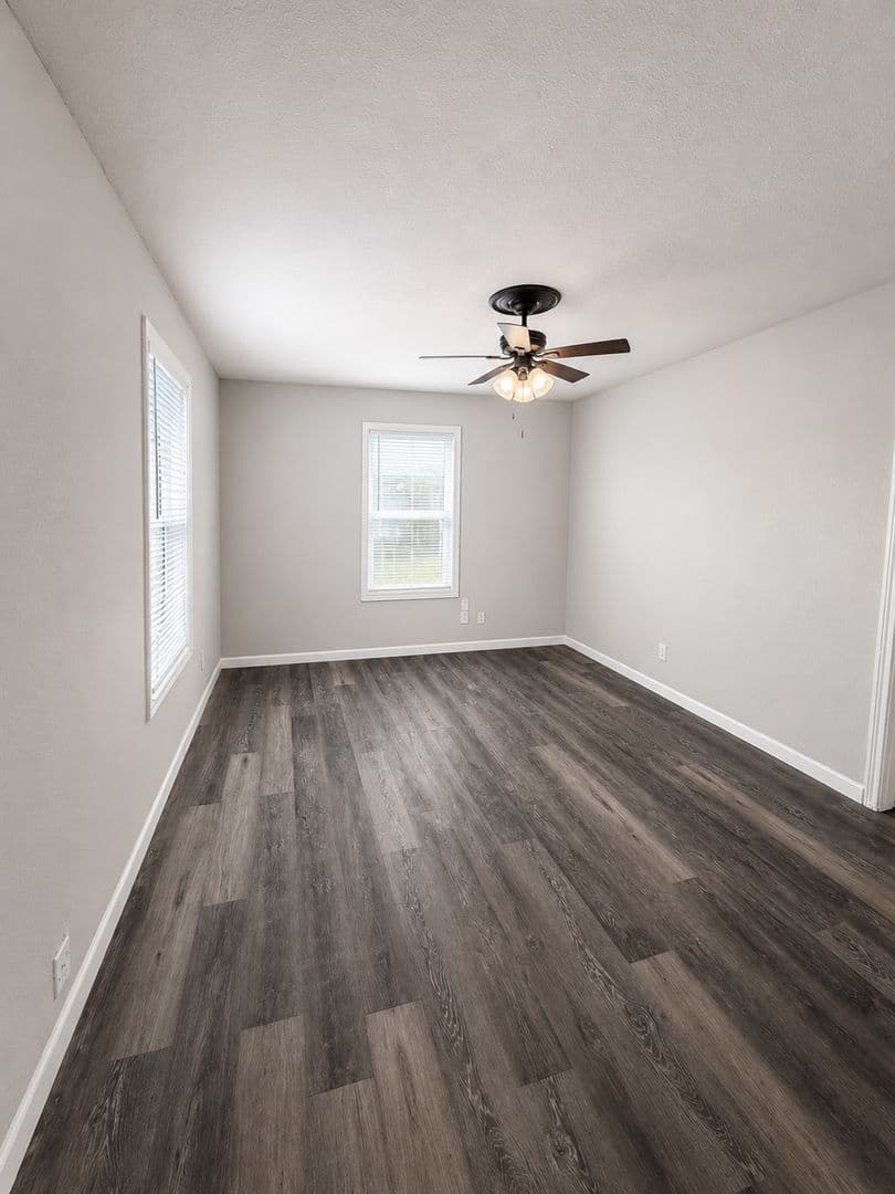 Fort Worth House: 2801 S Burchill Rd