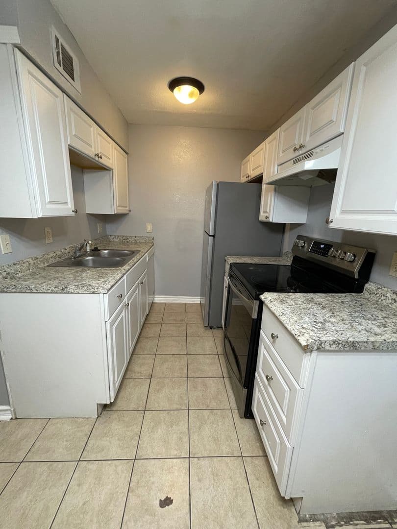 Fort Worth Apartment: 1516 E Hattie St